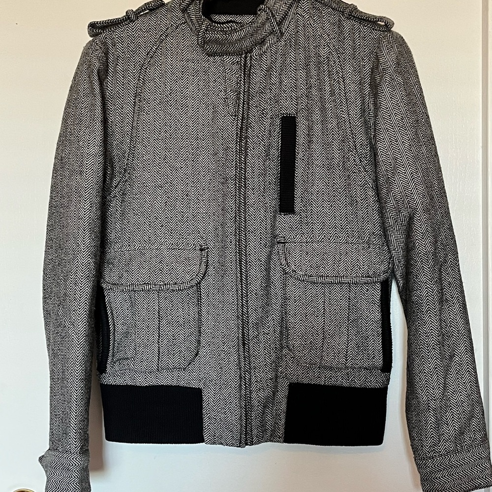 Men's Black and Gray Jacket